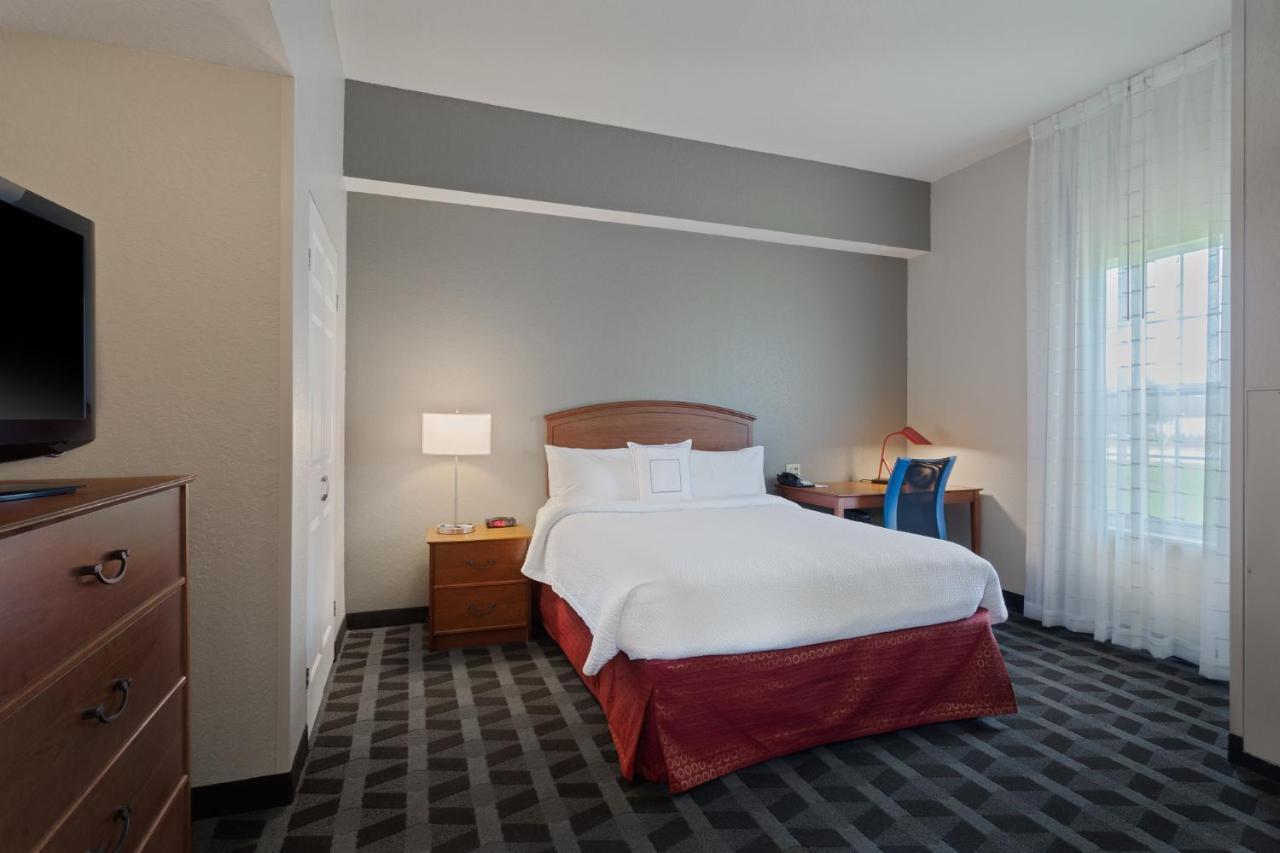 Towneplace Suites By Marriott St. Petersburg Clearwater Exteriör bild
