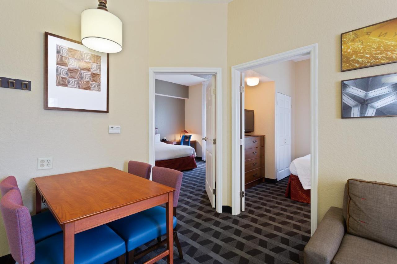 Towneplace Suites By Marriott St. Petersburg Clearwater Exteriör bild