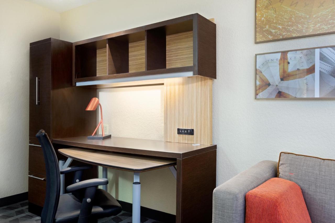 Towneplace Suites By Marriott St. Petersburg Clearwater Exteriör bild