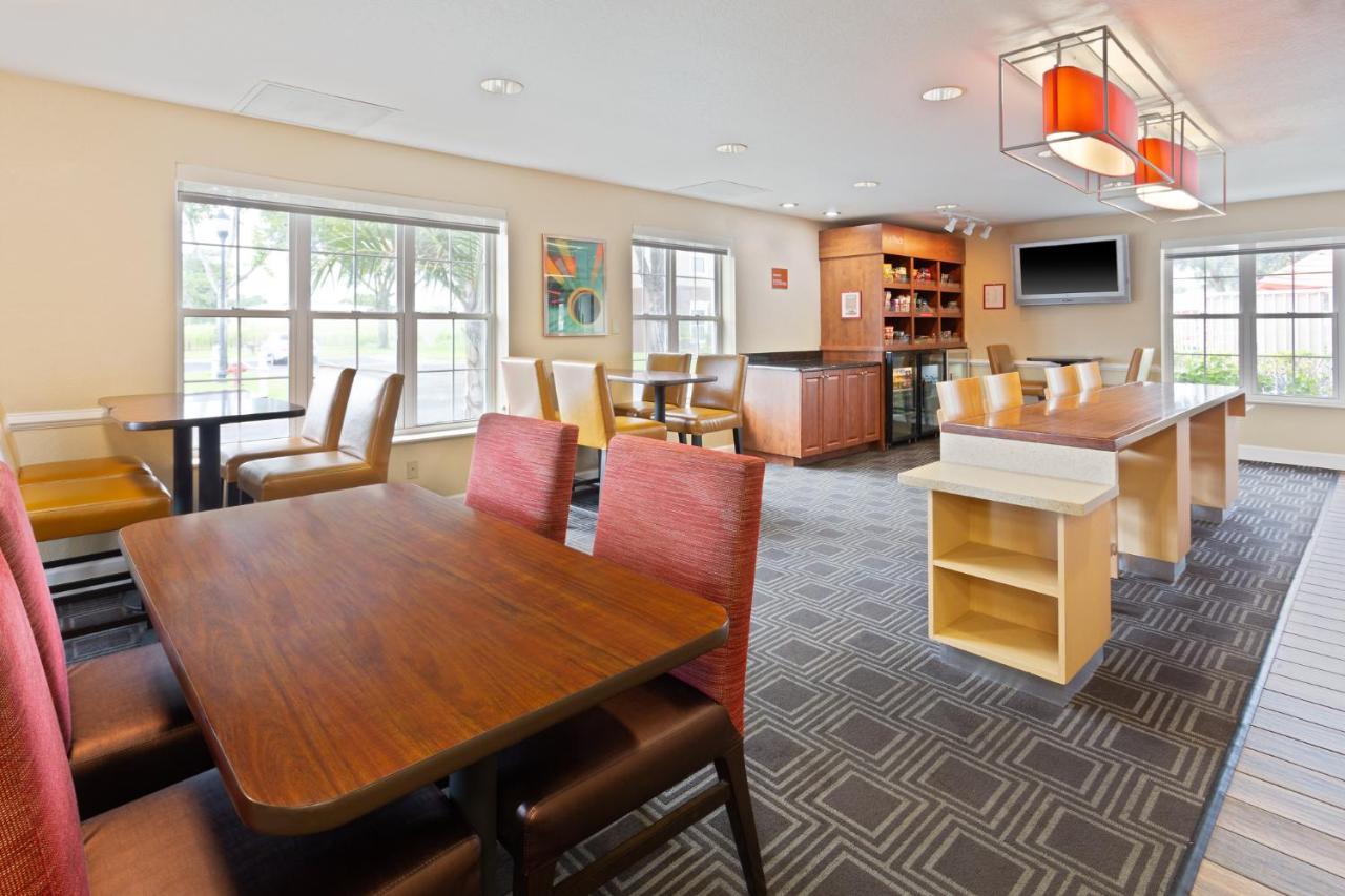 Towneplace Suites By Marriott St. Petersburg Clearwater Exteriör bild